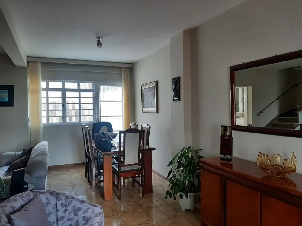 Casa, 3 quartos, 235 m² - Foto 3