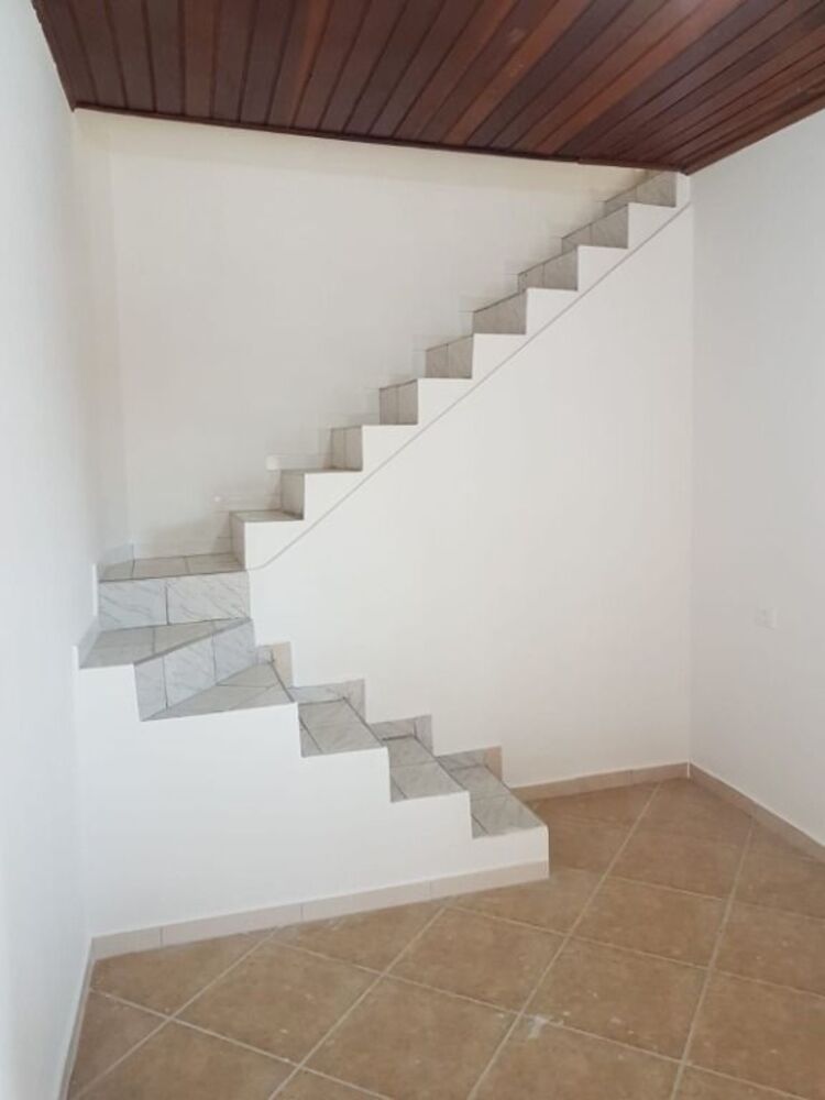 Sobrado para alugar com 2 quartos, 80m² - Foto 1