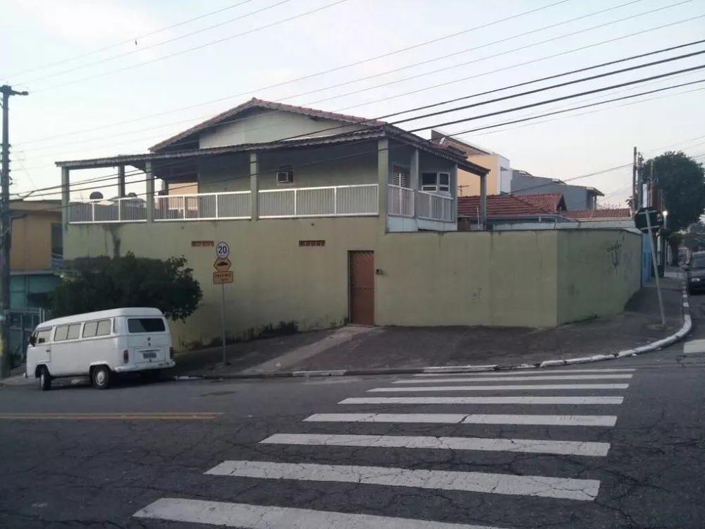 Sobrado à venda com 3 quartos, 200m² - Foto 1