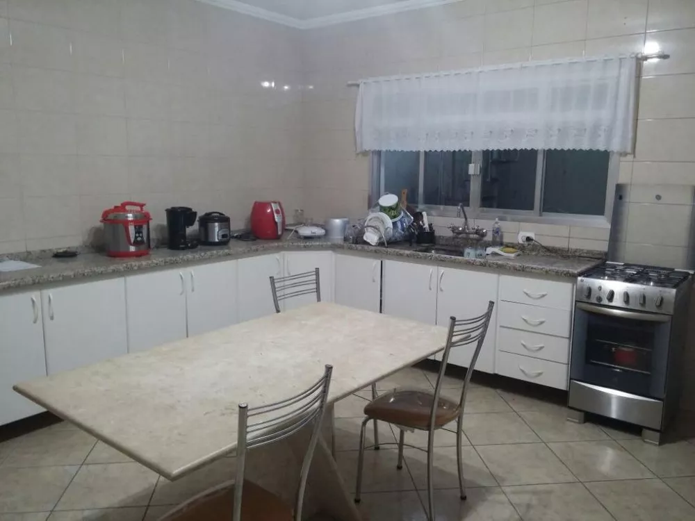 Sobrado à venda com 3 quartos, 200m² - Foto 4