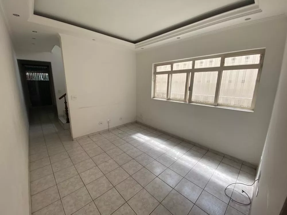 Sobrado à venda com 3 quartos, 223m² - Foto 1