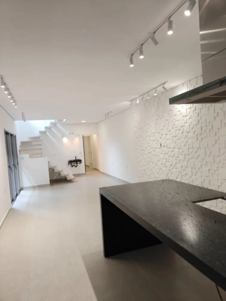 Sobrado, 3 quartos, 180 m² - Foto 1