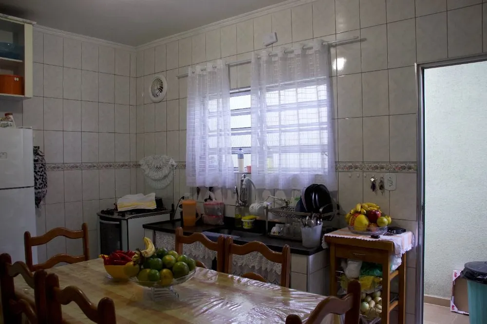 Casa, 5 quartos, 235 m² - Foto 2