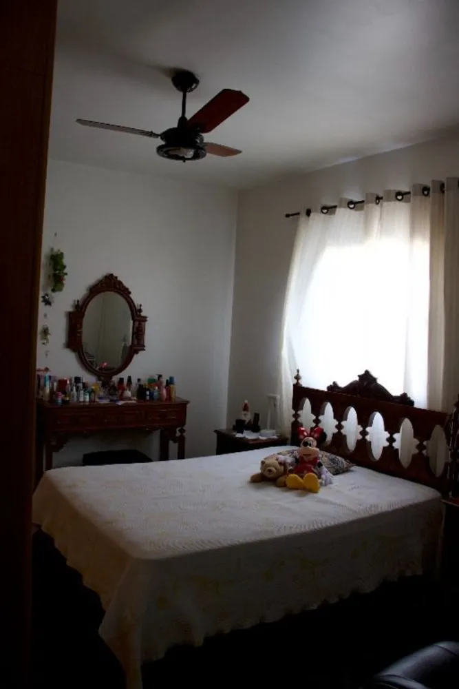 Casa, 5 quartos, 235 m² - Foto 1
