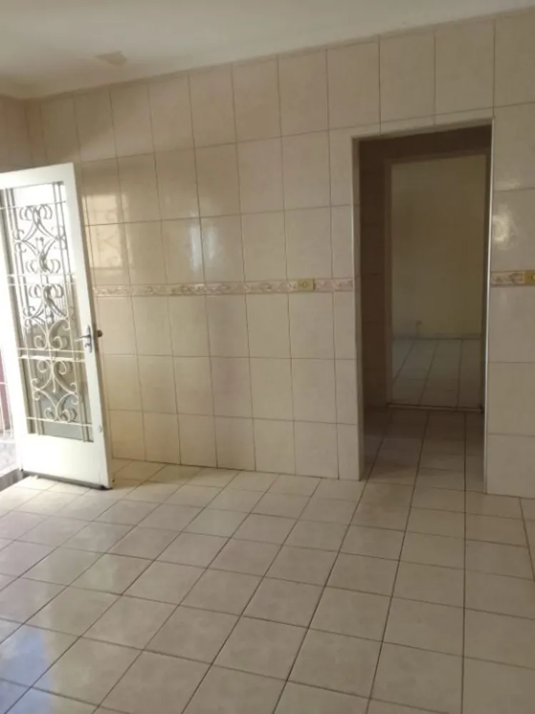 Casa, 2 quartos, 252 m² - Foto 1
