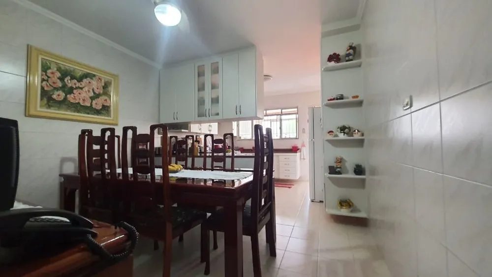 Casa, 5 quartos, 225 m² - Foto 1
