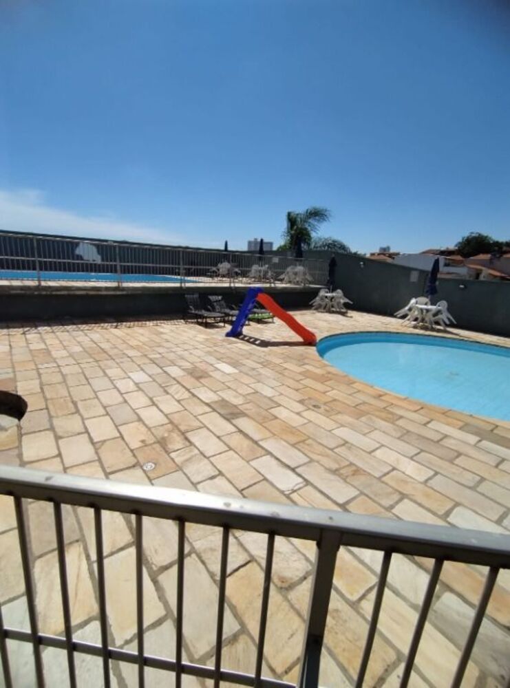 Apartamento à venda com 3 quartos, 70m² - Foto 2
