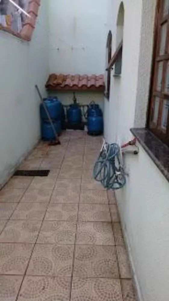 Sobrado à venda com 3 quartos, 150m² - Foto 2