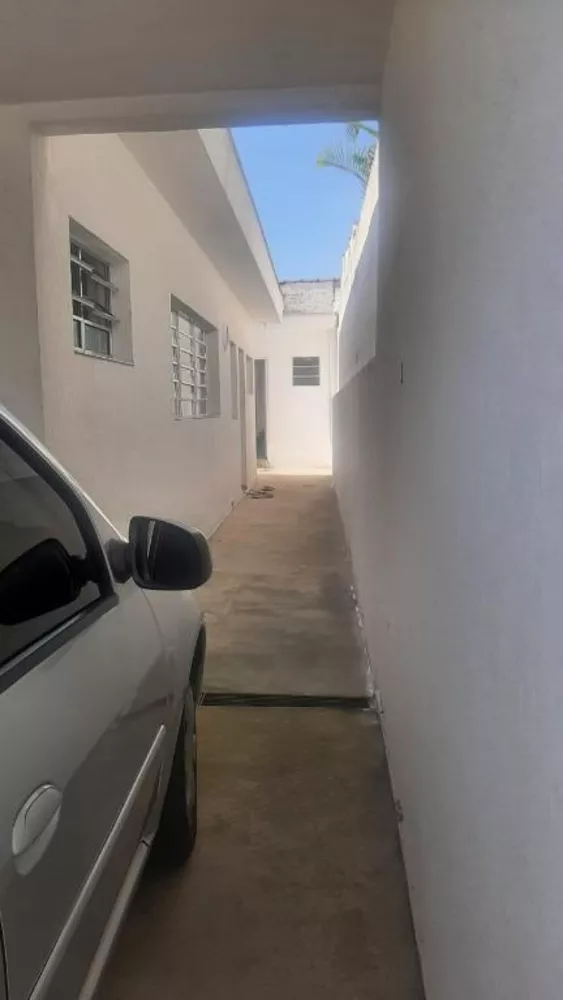 Casa à venda com 3 quartos, 250m² - Foto 2