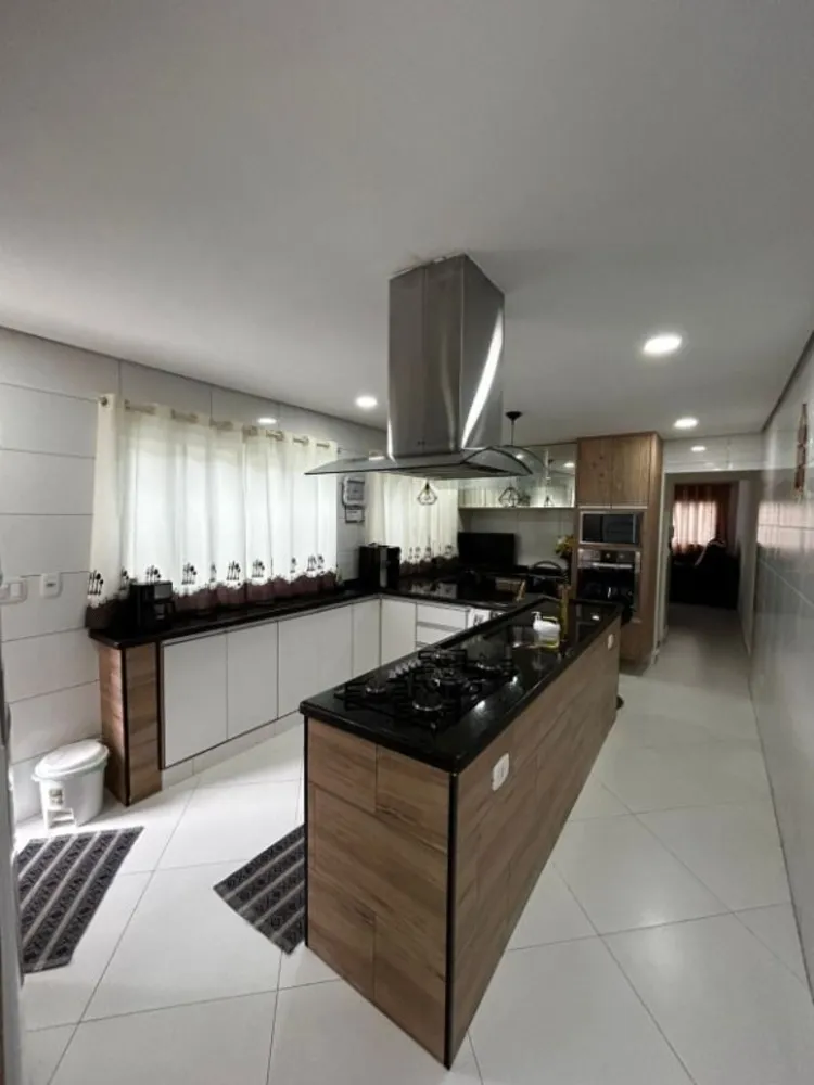 Sobrado, 3 quartos, 250 m² - Foto 1