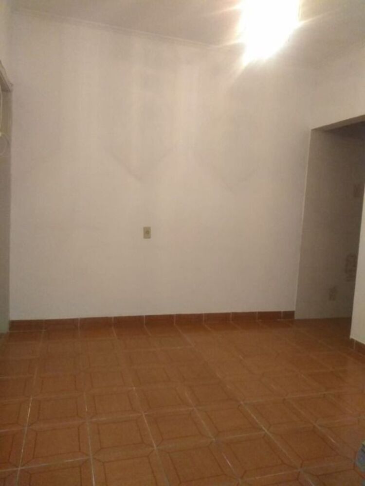 Casa para alugar com 2 quartos, 100m² - Foto 2