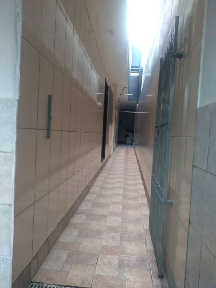 Casa para alugar com 2 quartos, 100m² - Foto 1