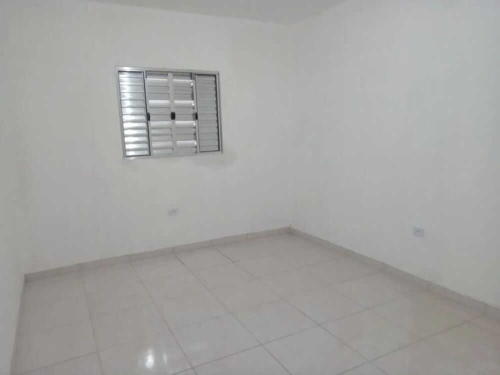 Casa à venda com 2 quartos, 70m² - Foto 2