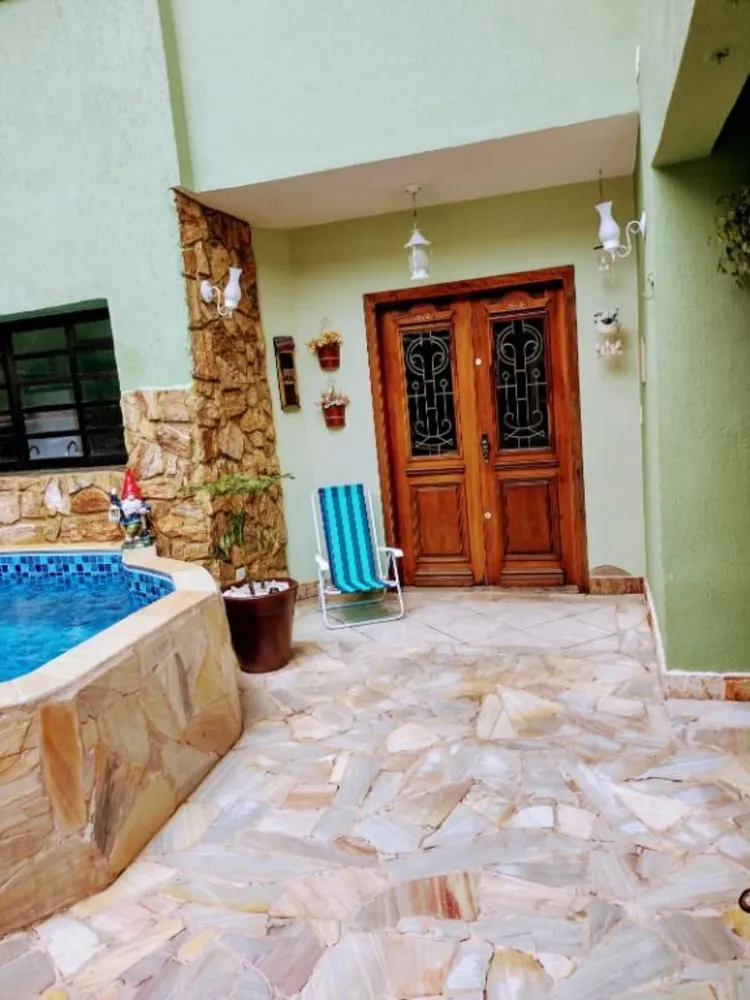 Sobrado, 5 quartos, 301 m² - Foto 1