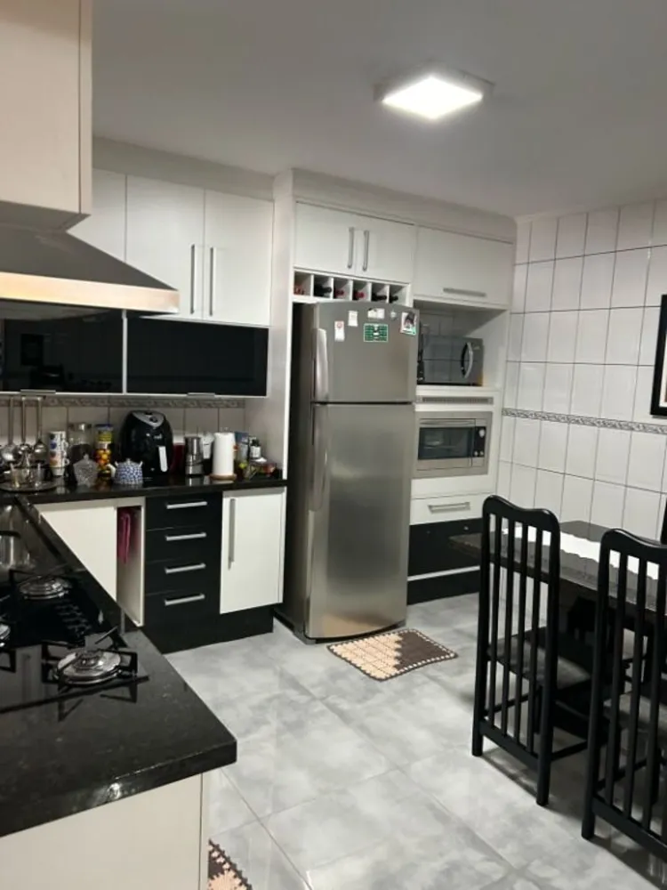 Casa, 3 quartos, 190 m² - Foto 2