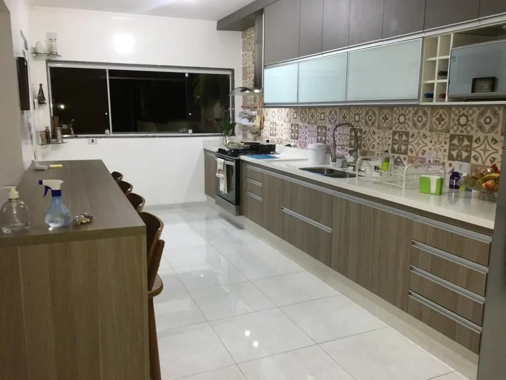 Sobrado, 3 quartos, 210 m² - Foto 2
