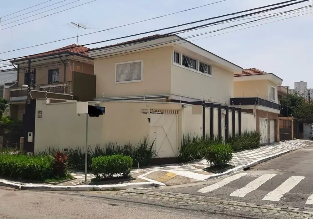 Sobrado à venda com 4 quartos, 168m² - Foto 1