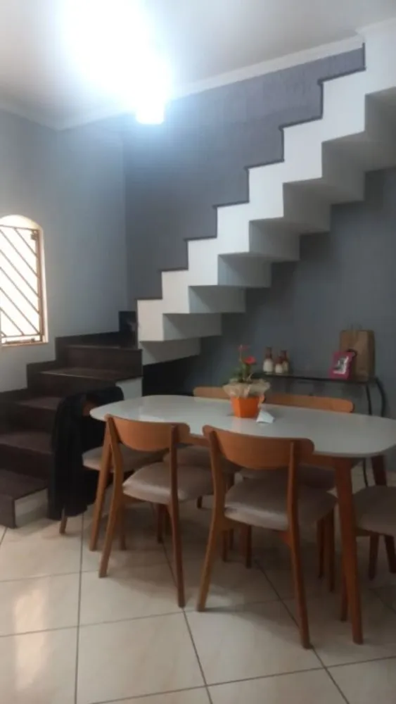Casa, 4 quartos, 210 m² - Foto 1