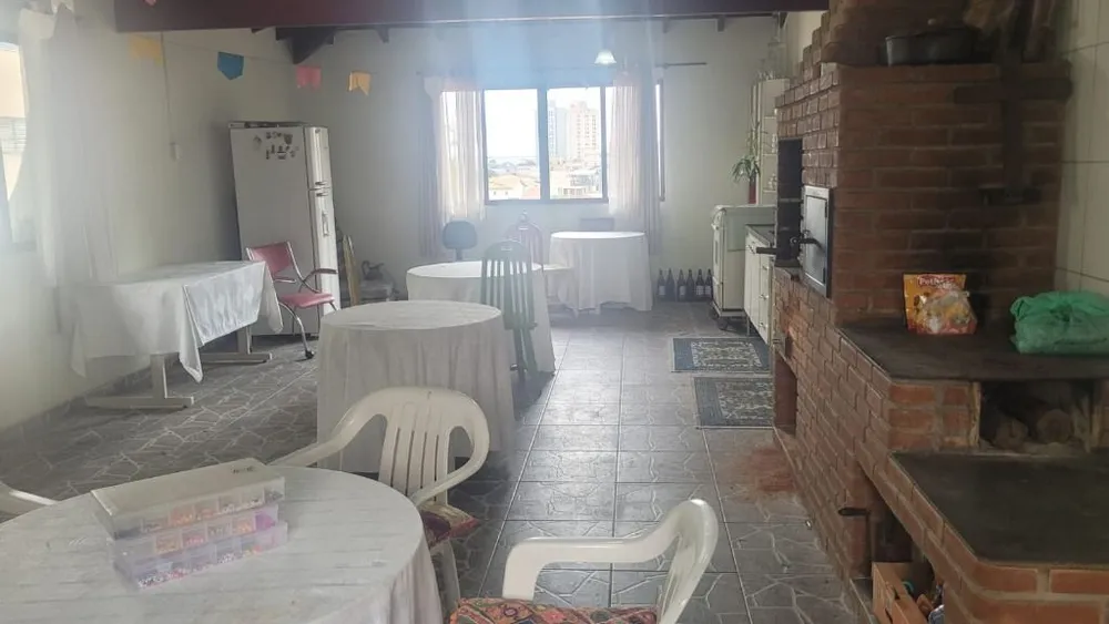 Casa, 4 quartos, 198 m² - Foto 2