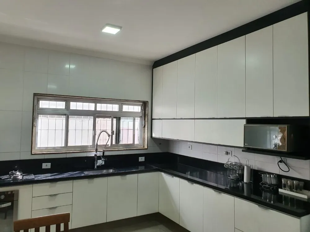 Casa, 3 quartos, 210 m² - Foto 1