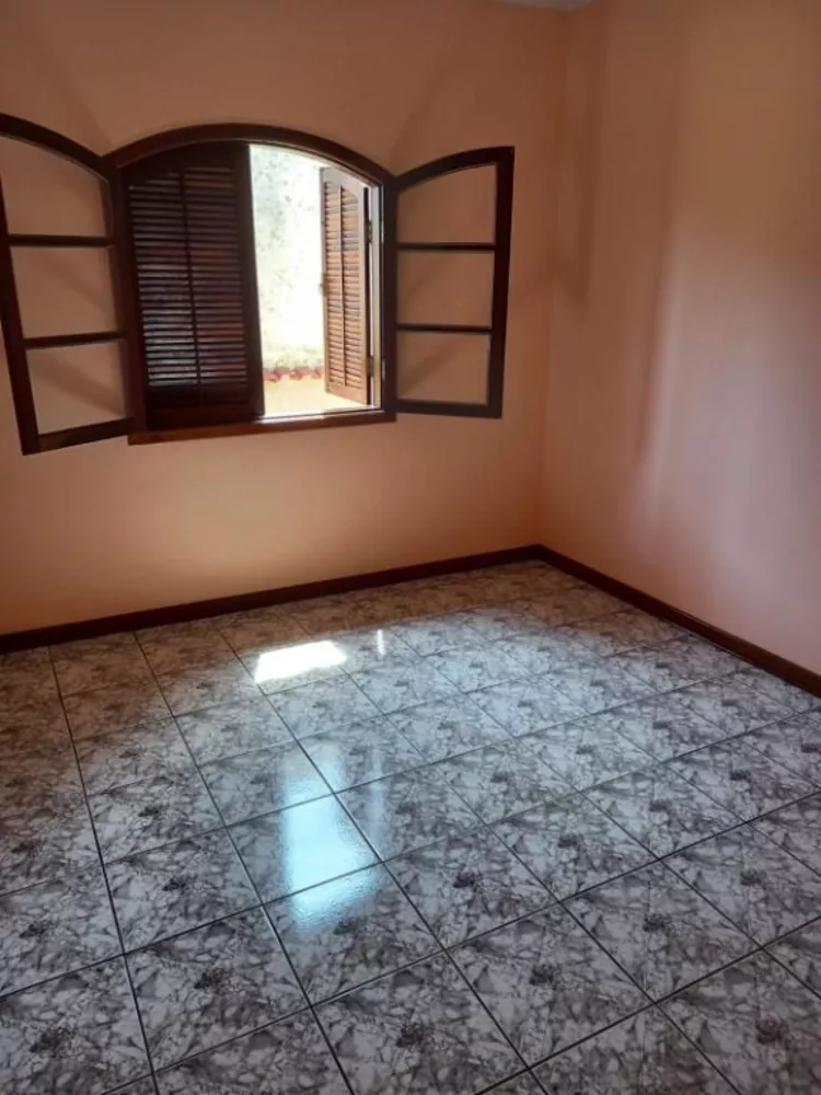 Sobrado à venda com 3 quartos, 200m² - Foto 2