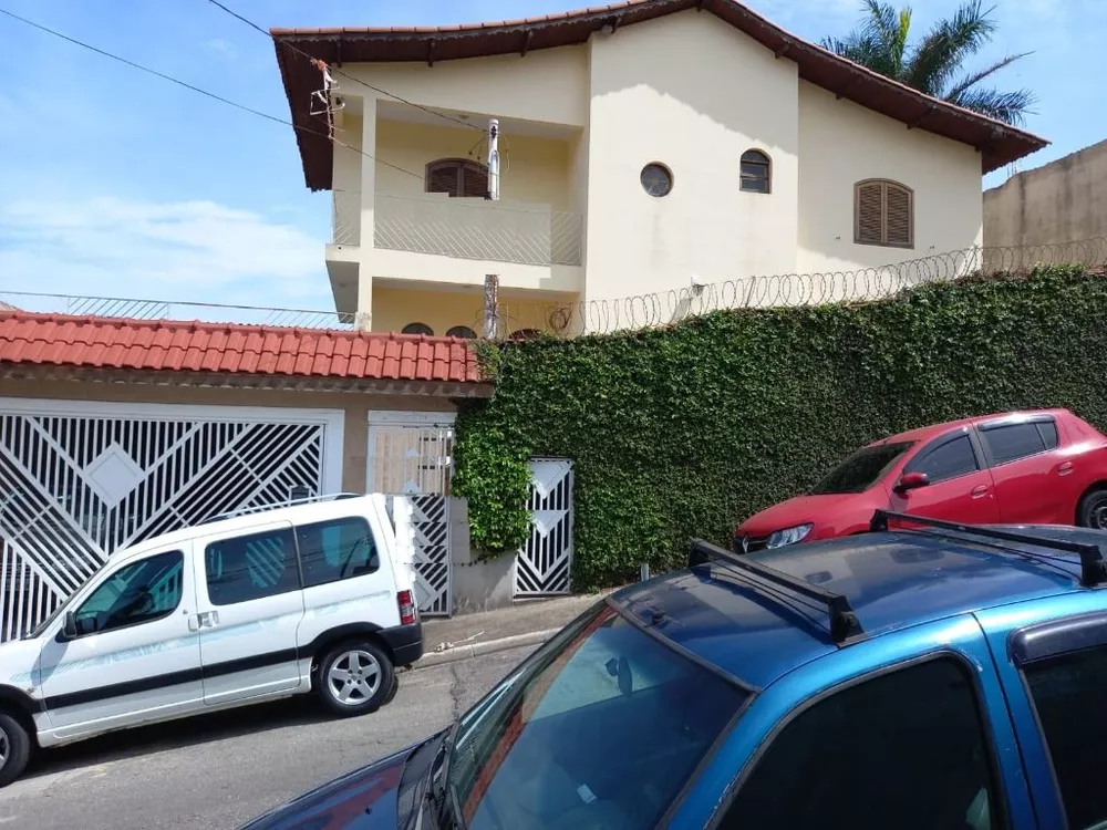 Sobrado à venda com 3 quartos, 200m² - Foto 1