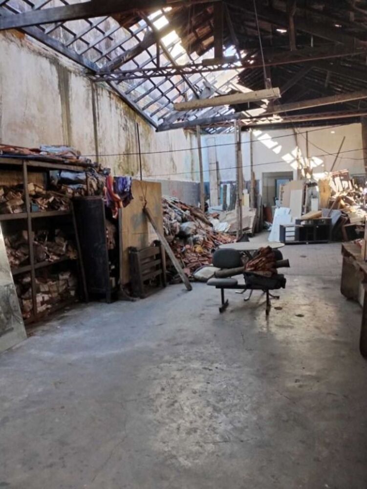 Casa à venda com 2 quartos, 190m² - Foto 2
