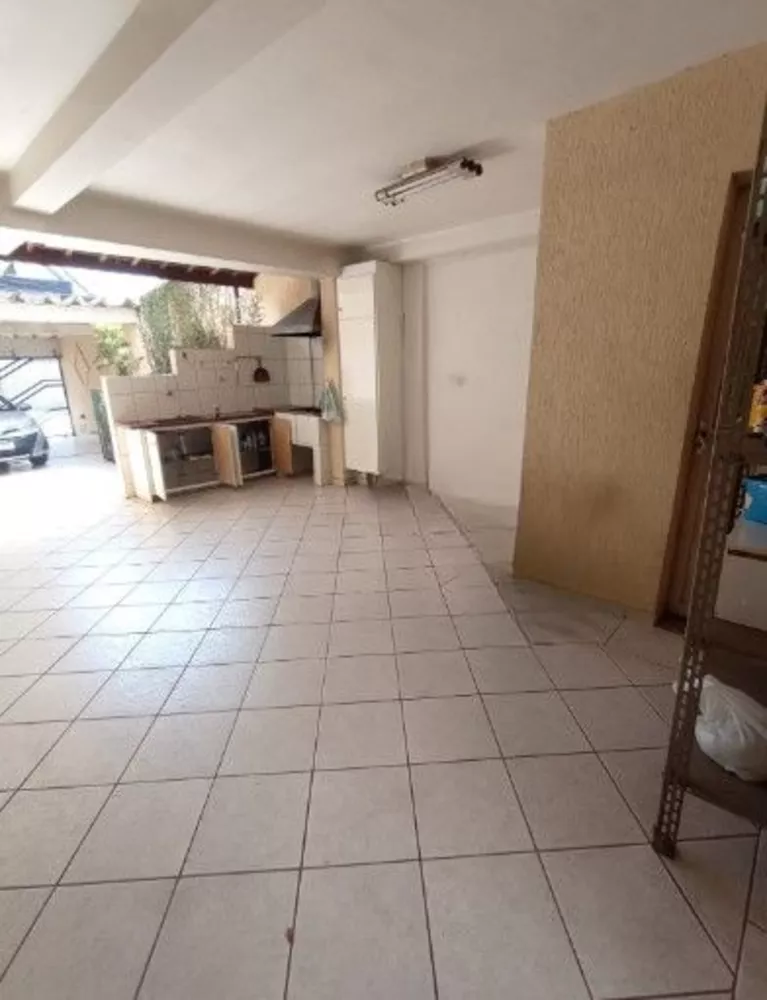 Sobrado à venda com 3 quartos, 180m² - Foto 2