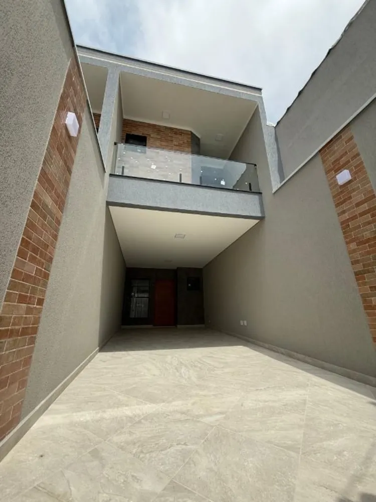 Casa, 3 quartos, 131 m² - Foto 1