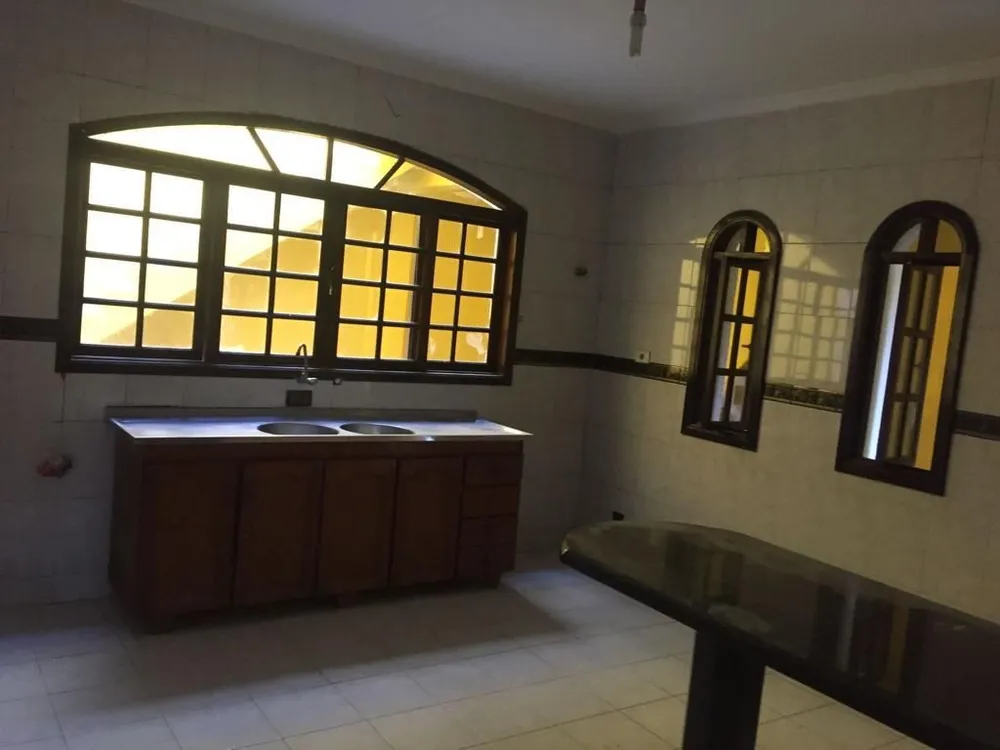 Sobrado, 3 quartos, 263 m² - Foto 2