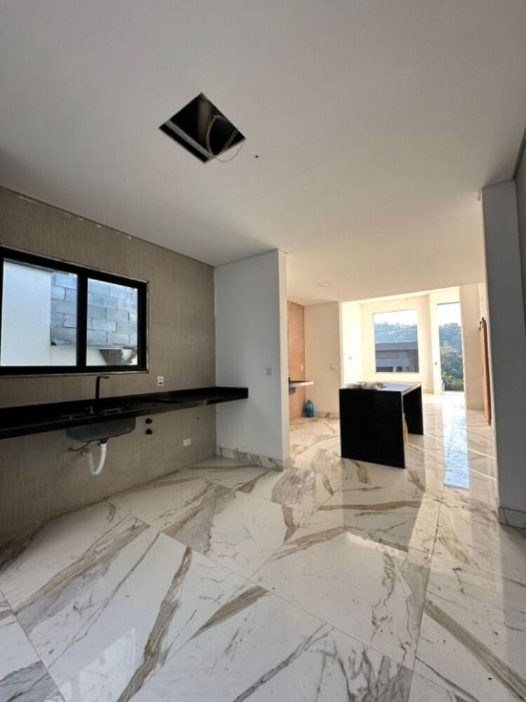 Casa de Condomínio à venda com 3 quartos, 150m² - Foto 2