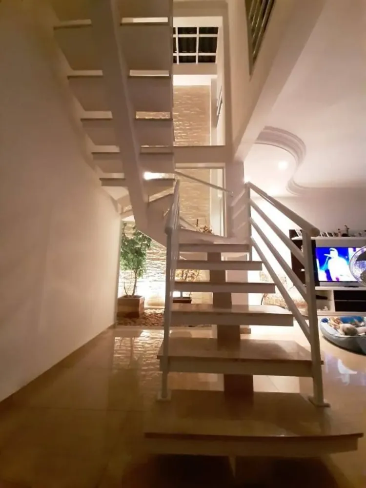 Sobrado, 3 quartos, 247 m² - Foto 3