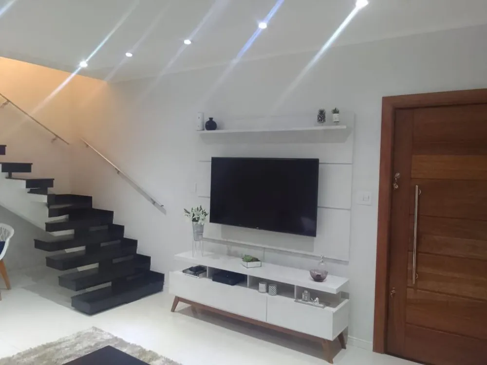 Sobrado, 3 quartos, 180 m² - Foto 1