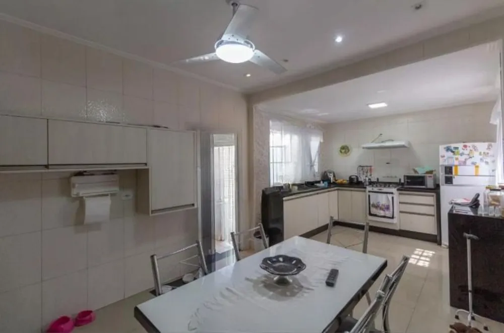 Casa, 3 quartos, 203 m² - Foto 2