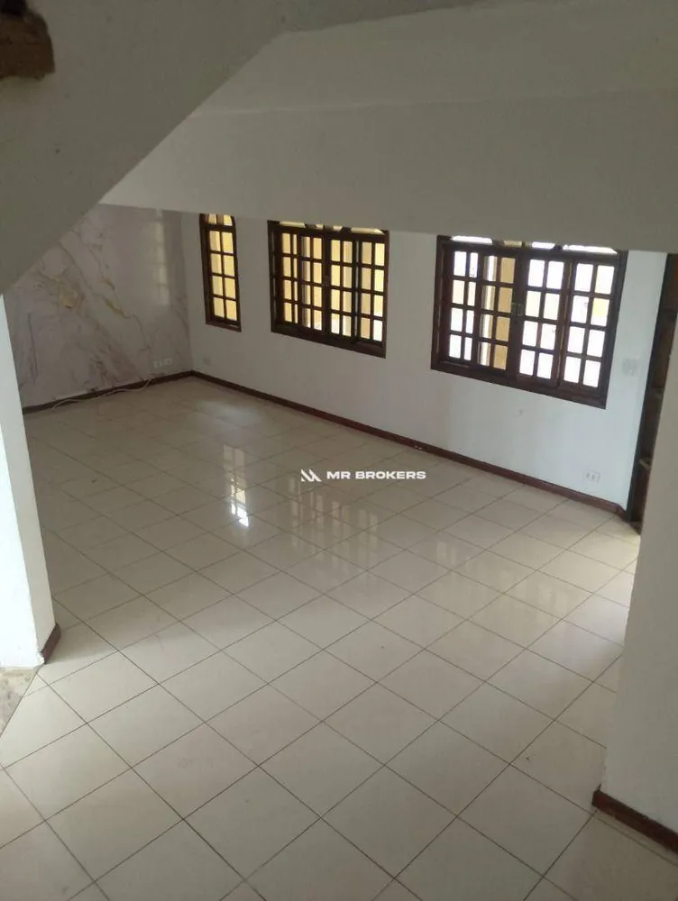 Casa, 3 quartos, 211 m² - Foto 1
