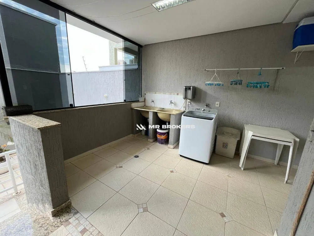 Sobrado, 3 quartos, 267 m² - Foto 2