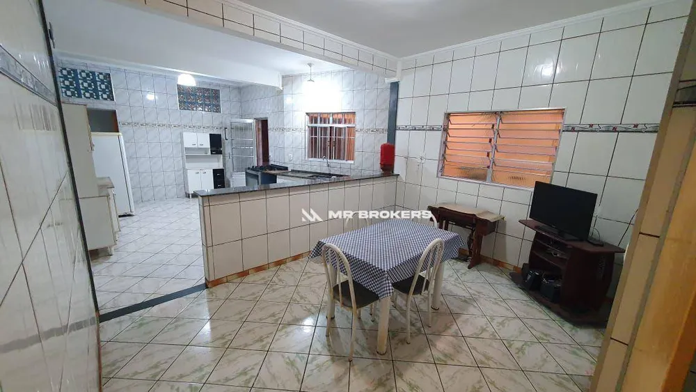 Casa, 3 quartos, 220 m² - Foto 1