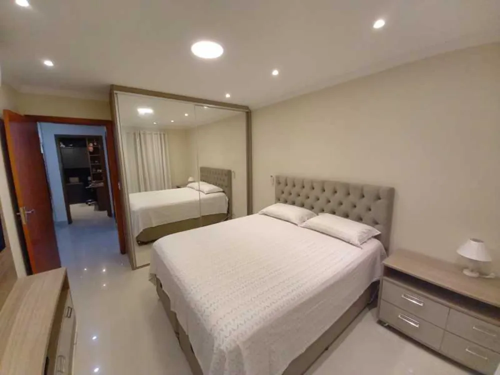 Casa, 4 quartos, 240 m² - Foto 4