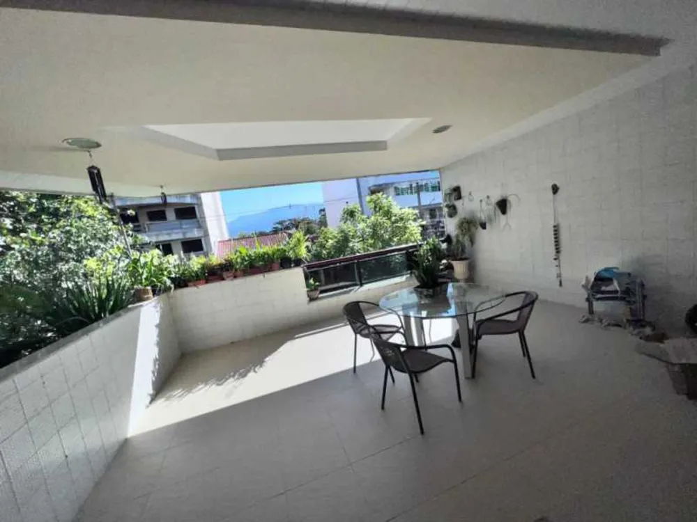 Apartamento, 3 quartos, 188 m² - Foto 1