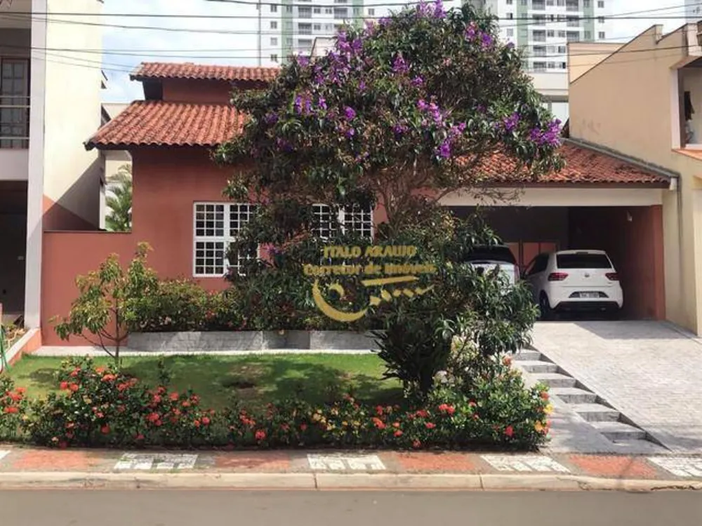 Casa, 5 quartos, 220 m² - Foto 1