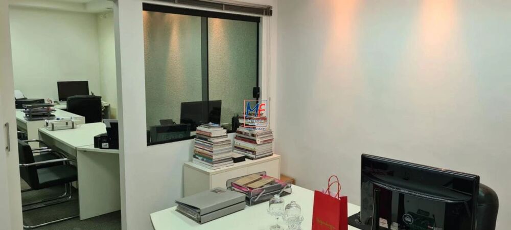 Casa à venda e aluguel com 4 quartos, 900m² - Foto 1