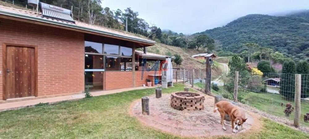 Chácara à venda com 2 quartos, 204m² - Foto 9