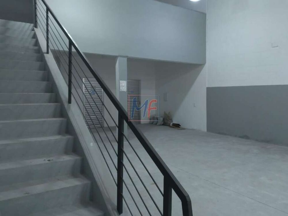 Depósito-Galpão-Armazém para alugar, 225m² - Foto 2