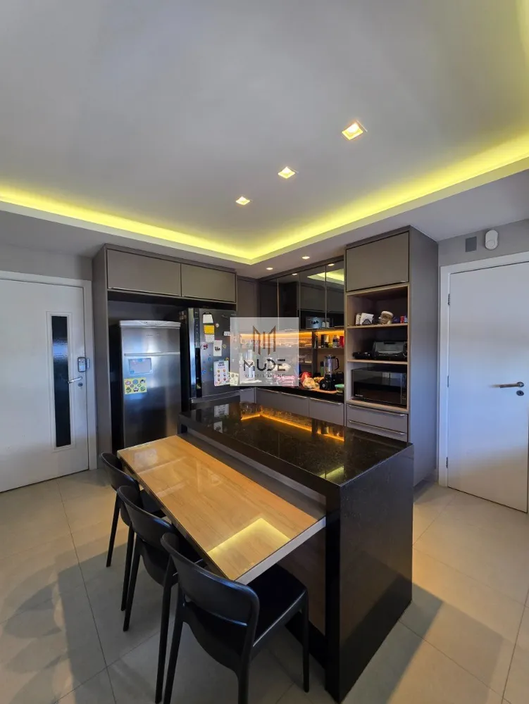 Apartamento, 3 quartos, 195 m² - Foto 1
