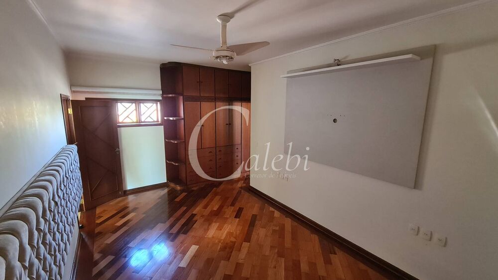 Sobrado à venda com 3 quartos, 350m² - Foto 1