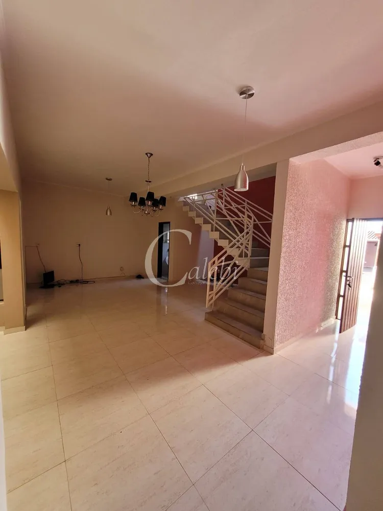Casa, 4 quartos, 230 m² - Foto 1
