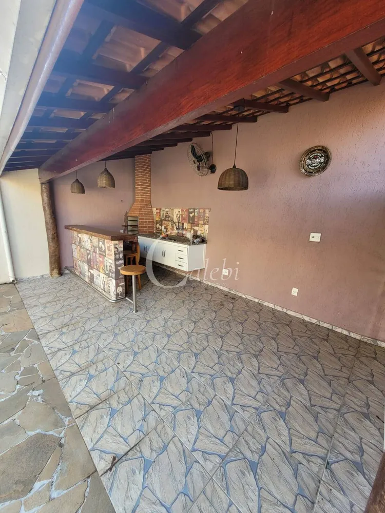 Casa, 4 quartos, 230 m² - Foto 1