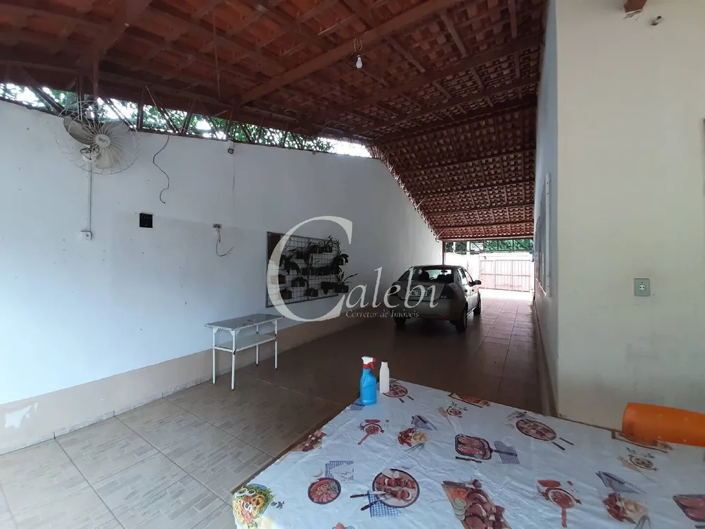 Chácara, 3 quartos, 600 m² - Foto 1