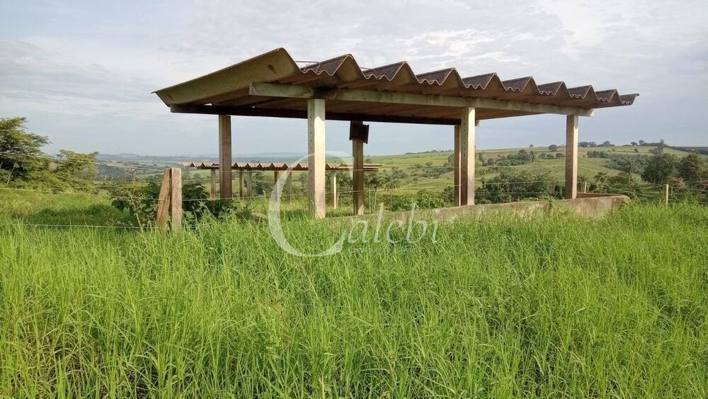 Sítio à venda com 3 quartos, 27m² - Foto 1
