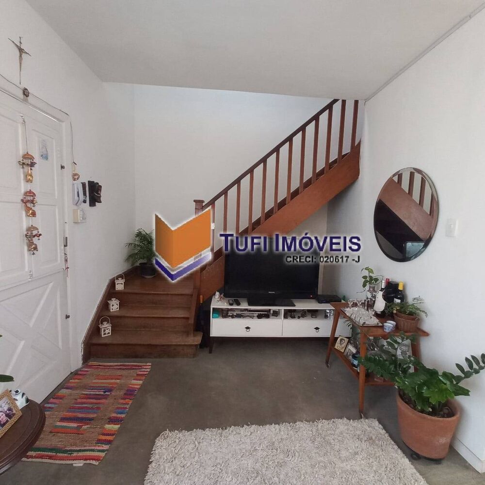 Casa à venda com 2 quartos, 140m² - Foto 1